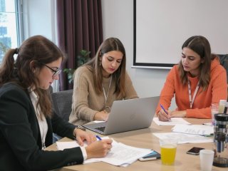 Artikelskrivningskurset i gang - men gentages i 2026